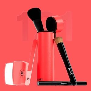 host pick 🎉chanel 🤩limited edition🤩 code couleur brush set & mirror (coral)